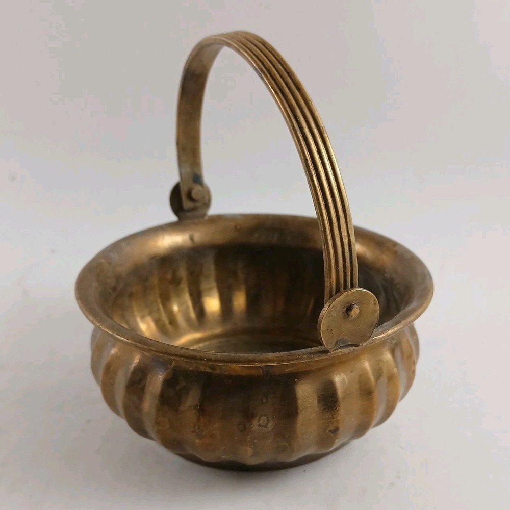 Brass Bowl Basket With Moveable Handle‎ 4" Small Scalloped Candy Change Dish